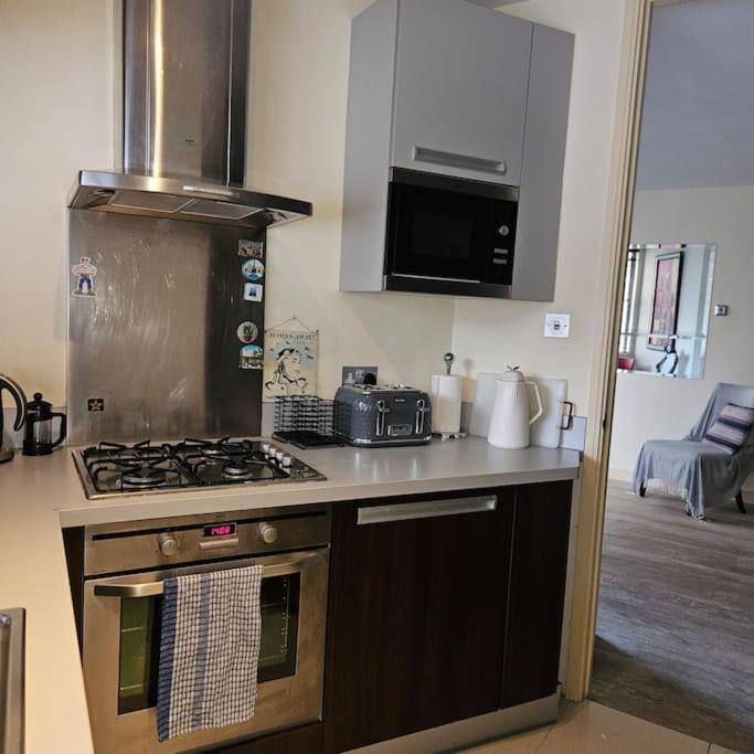 Spacious Two Bedroom In South Kensington Londres